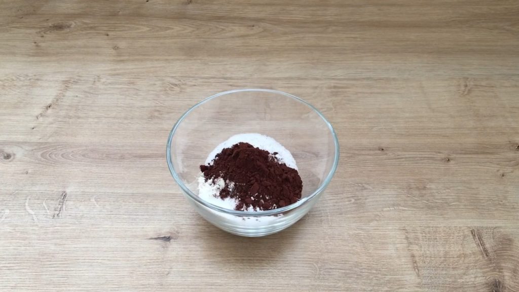 Постный шоколадный кекс в чашке шаг 2